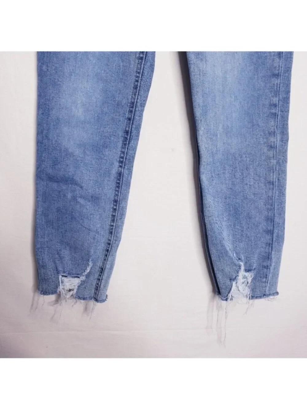 Aeropostale Distressed Raw Hem Frayed Curvy Mom Jean Women's Size 00 Regular